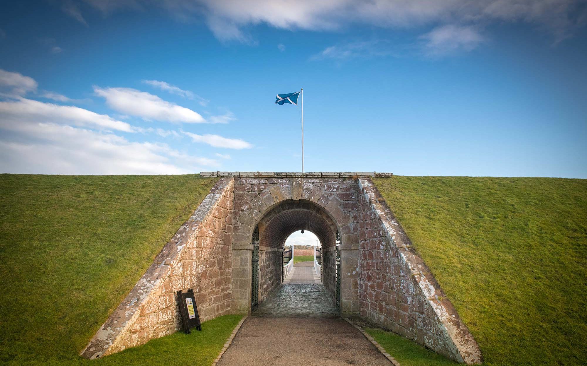 fort-gorge-scotland-roadtrip-siredwards