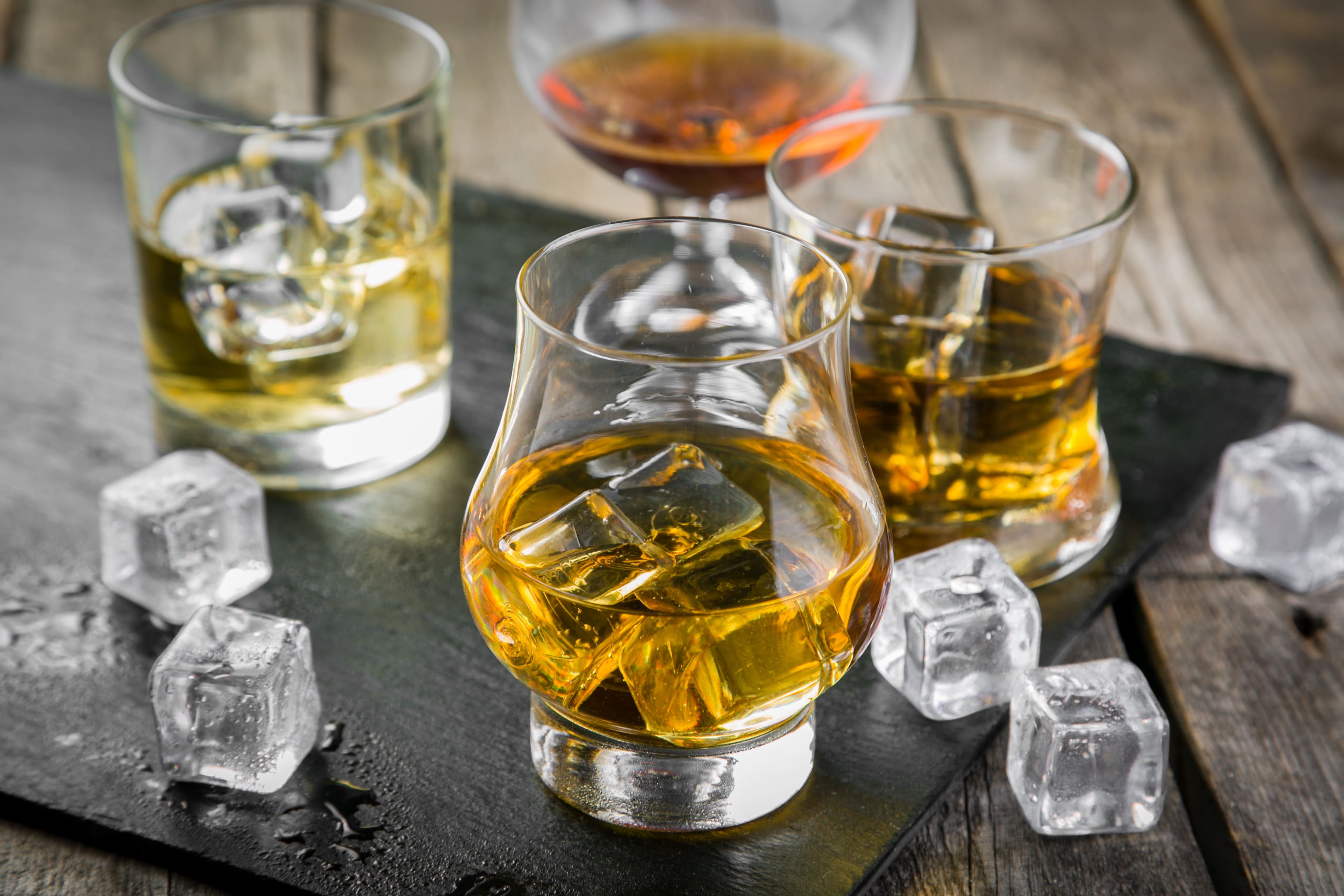 Combien De Morceaux De Sucre Dans Un Verre De Whisky Verre à whisky : comment bien le choisir ? - Whisky Sir Edward's