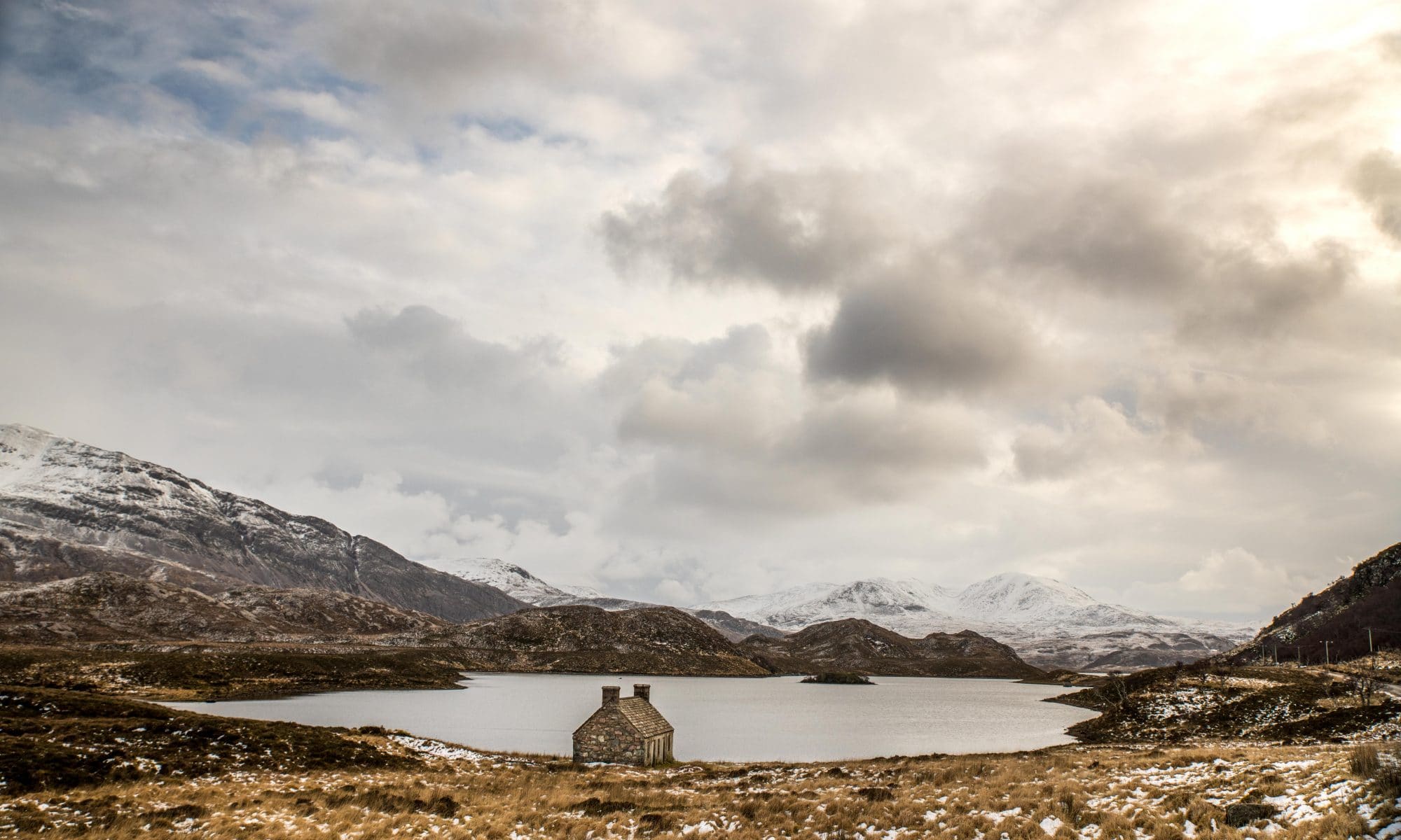 la casita a orillas del lago