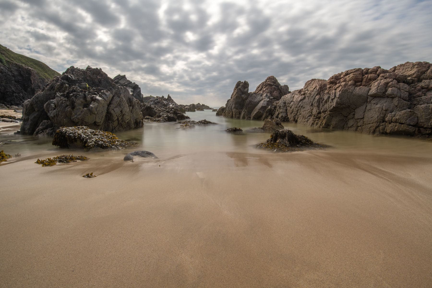the-rocks-of-mangarstadh-sir-edwards-roadtrip