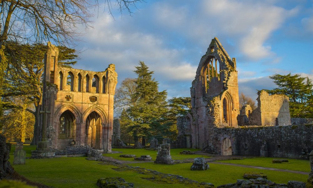 dryburgh-abbey-the-peaceful-sir-edwards-roadtrip