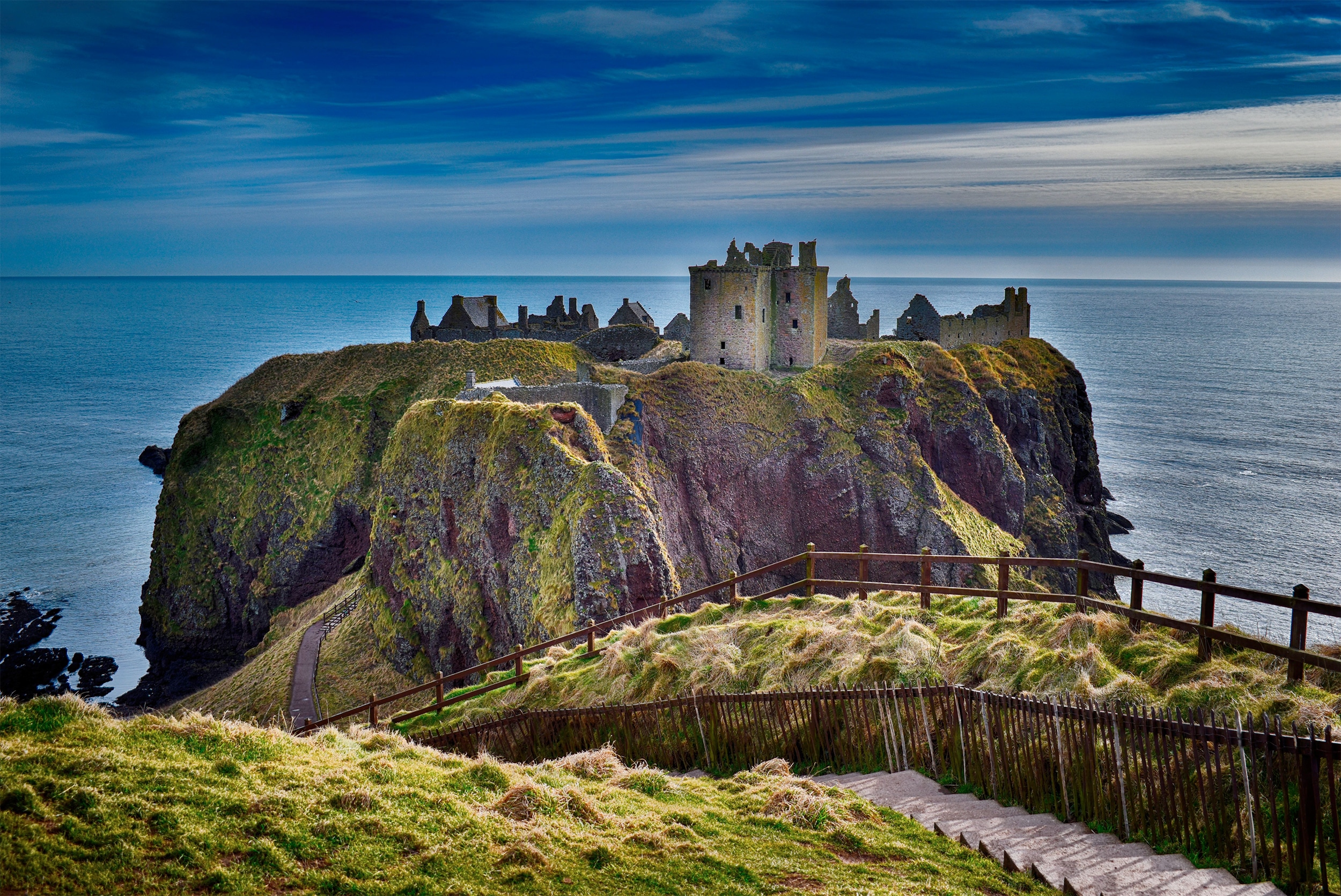 Castle Of Dunnottar Dunnottar Castle In Aberdeenshire SGVNKF