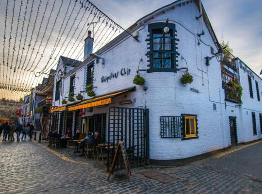 Ashton Lane, the street of Glasgow nights