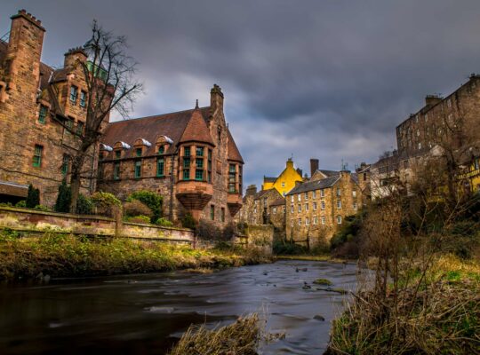 ¿Un paseo insólito por Edimburgo? ¡Dean Village!