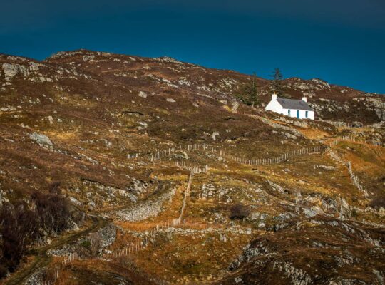 La pequeña casa en la colina