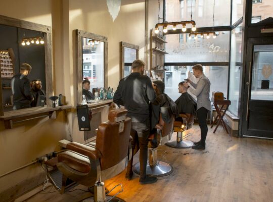 Beard trim and haircut, please !