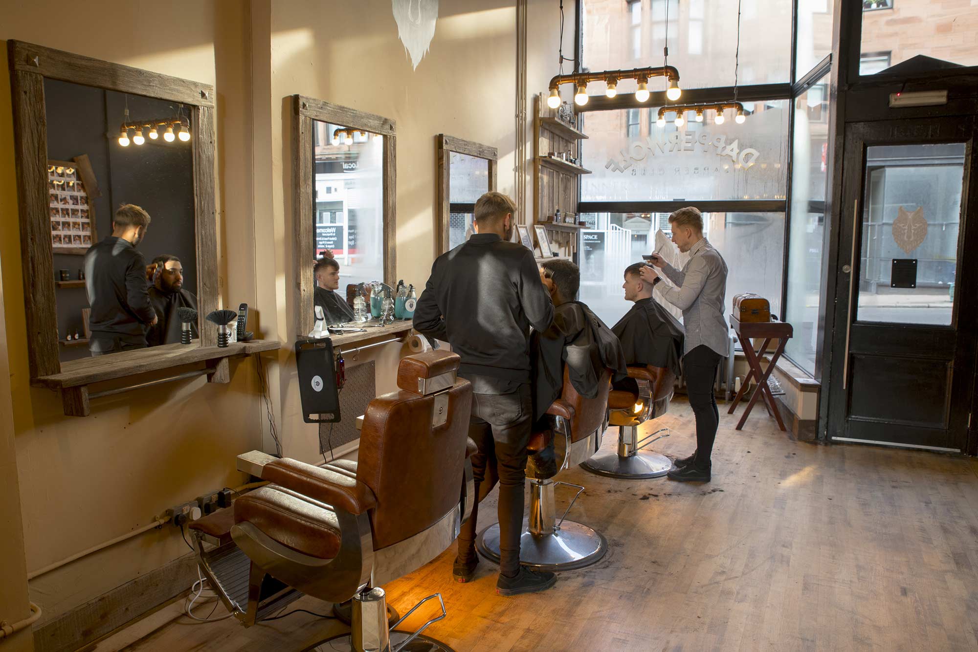Beard trim and haircut, please !